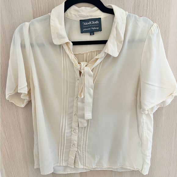 ModCloth Princess Highway Cream Blouse with Bow Detail Size 12 - Picture 2 of 4
